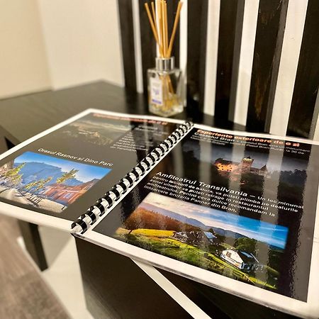 Montsee Brasov Apartment ภายนอก รูปภาพ