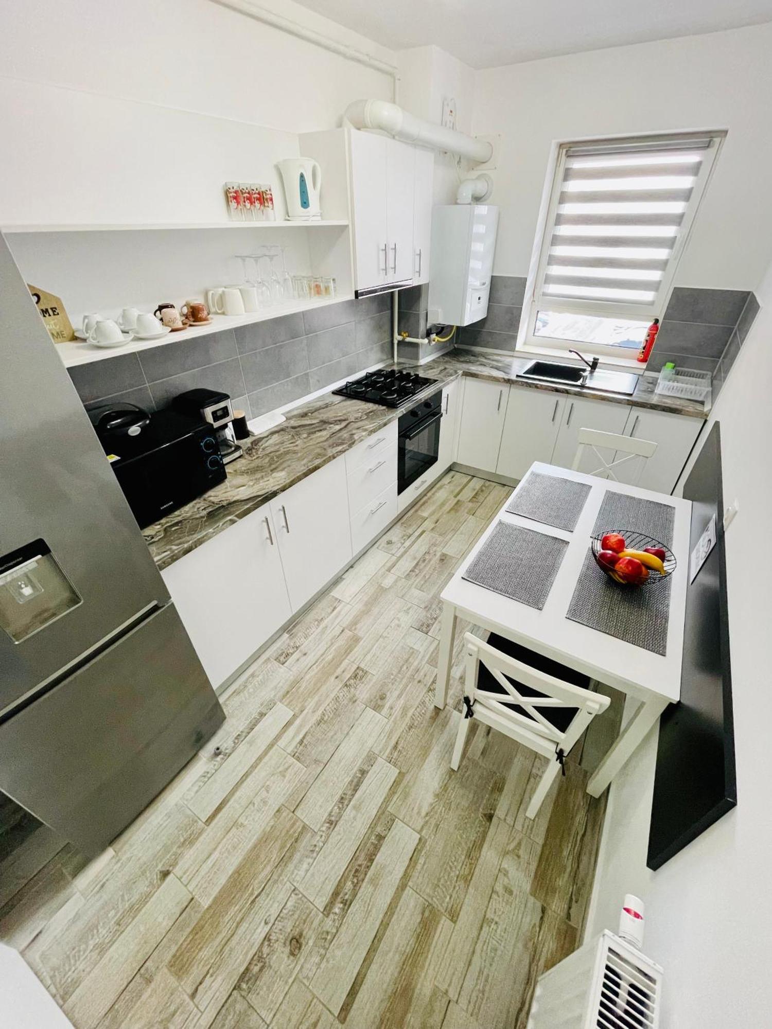 Montsee Brasov Apartment ภายนอก รูปภาพ