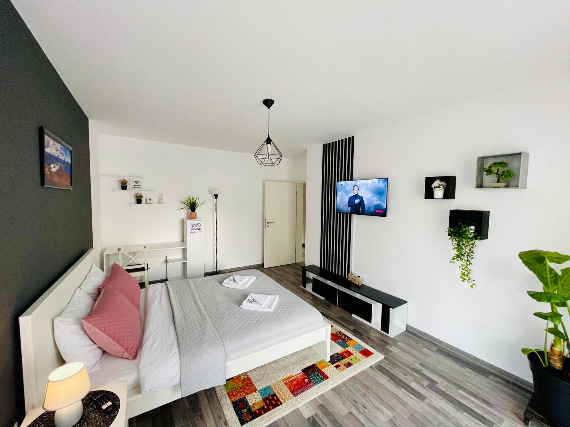 Montsee Brasov Apartment ภายนอก รูปภาพ