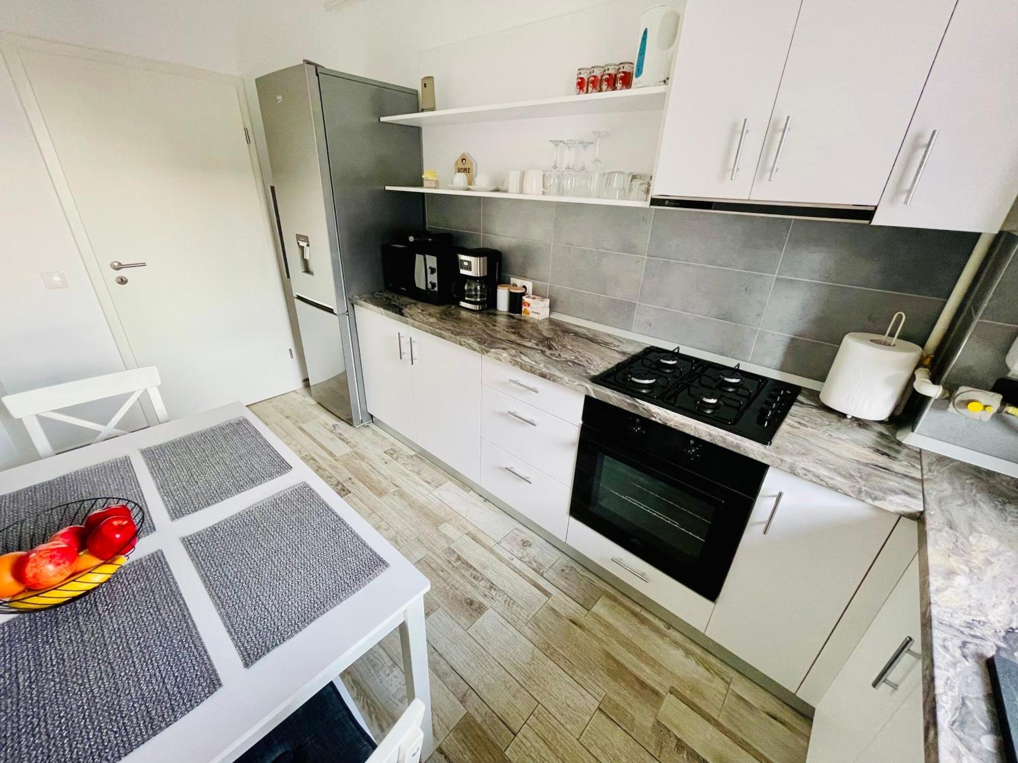 Montsee Brasov Apartment ภายนอก รูปภาพ